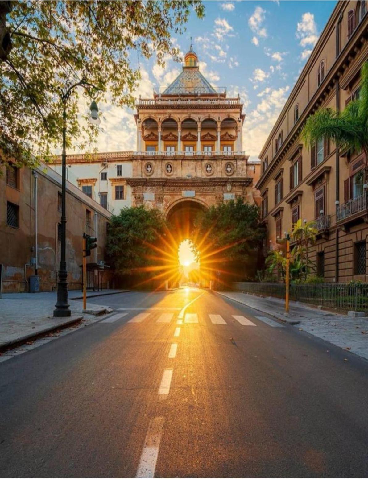 Hola Cathedral House Lägenhet Palermo Exteriör bild